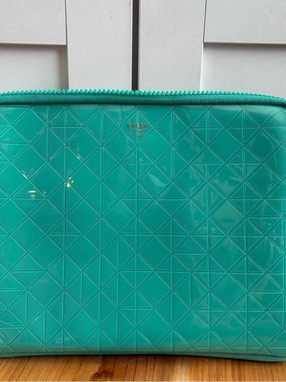 Fossil Geometric Blue/Green/emerald patent Leather Portfolio or iPad Air case